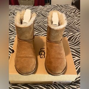 PREOWNED BRIGETTE BOW UGGS